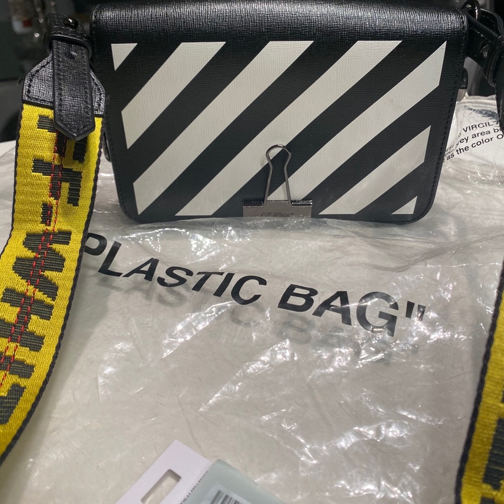 Warning ⚠️ Unique Crossbag